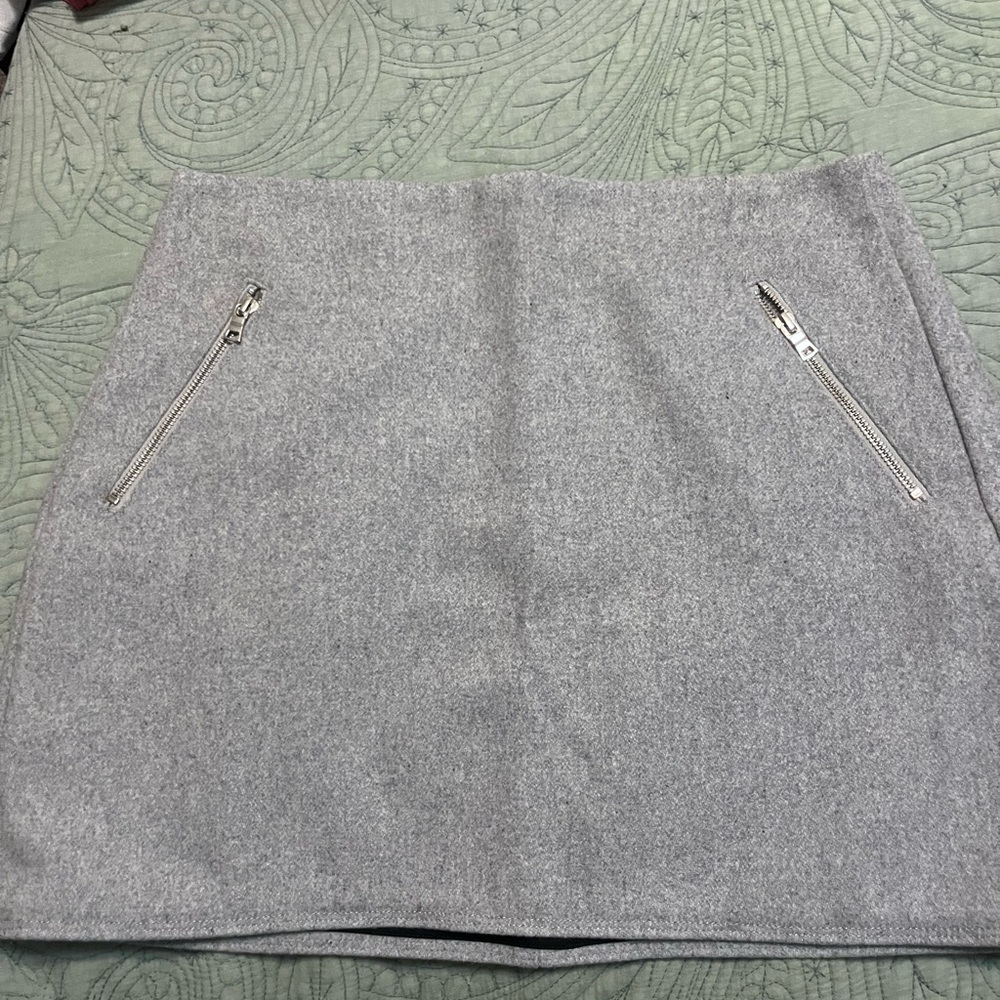 GAP Gray Women's Skirt with Zipper Details